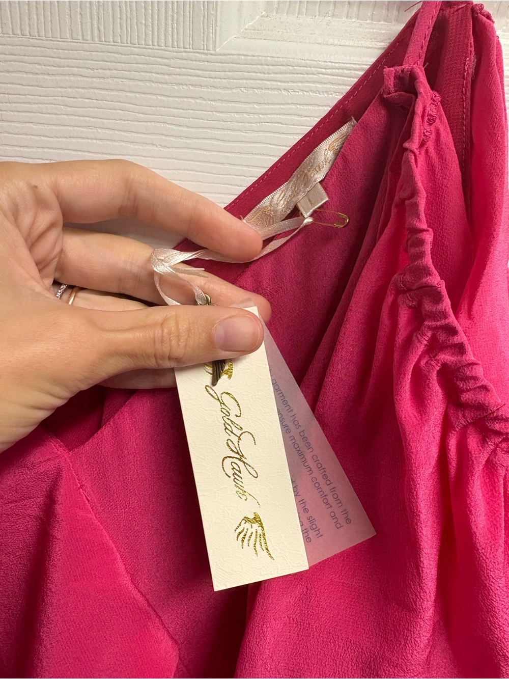 NWT Gold Hawk 100% Silk Cold Shoulder Victoria Ruffle Top Size Large - Picture 3 of 6